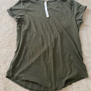 Lululemon green t shirt